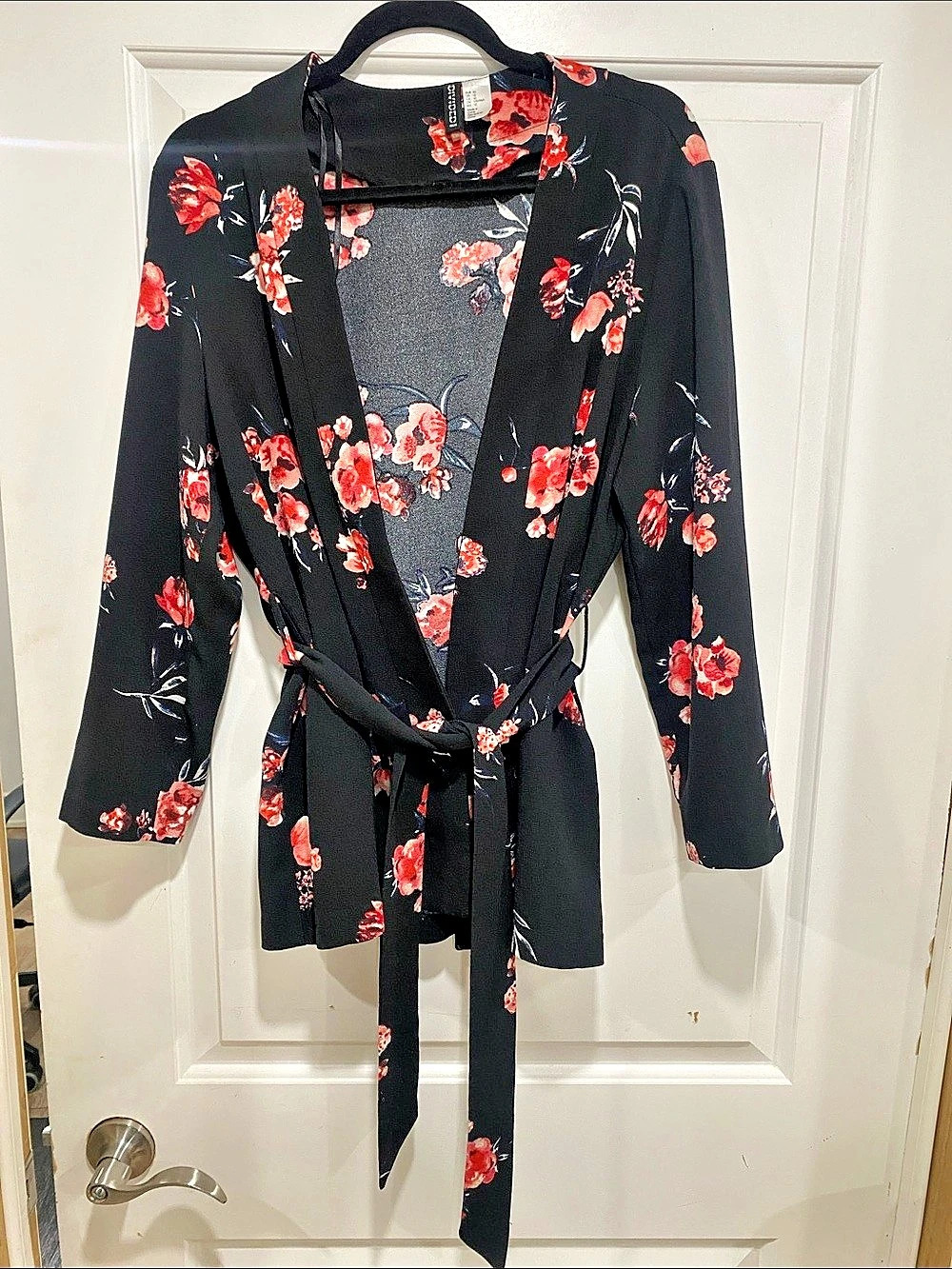 H&M Floral Tie-Front Blazer in Black & Red Size Medium - Picture 2 of 5